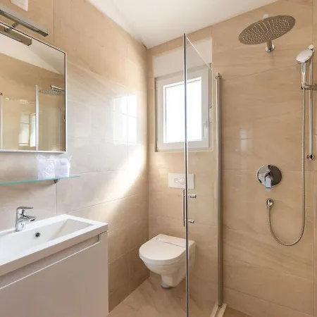 아파트 Enticing In Near Sea Beach
