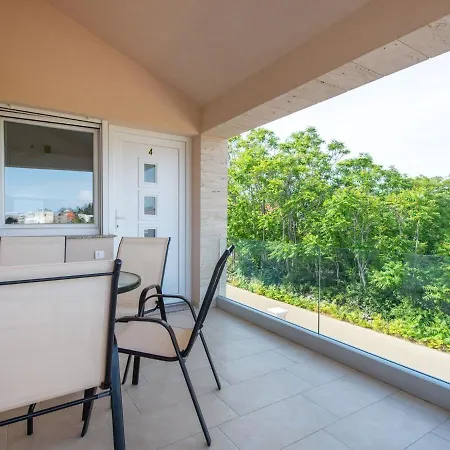 Apartment Enticing In Near Sea Beach Vir