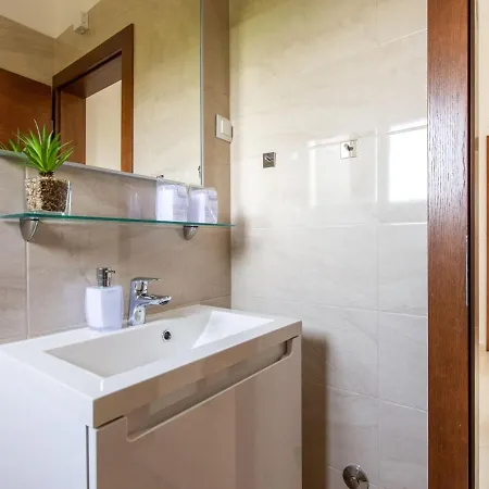 Apartment Enticing In Near Sea Beach *
